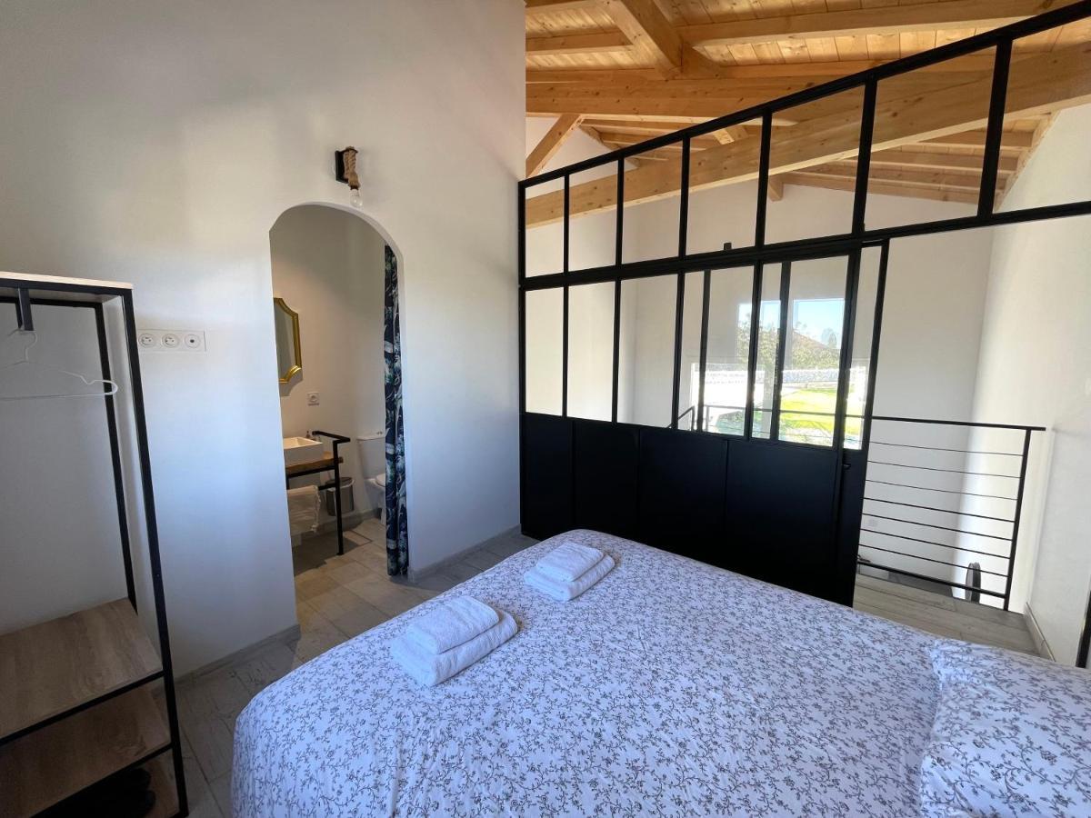 Siam Mahanakhon Appart & Spa Rieux-de-Pelleport Bagian luar foto