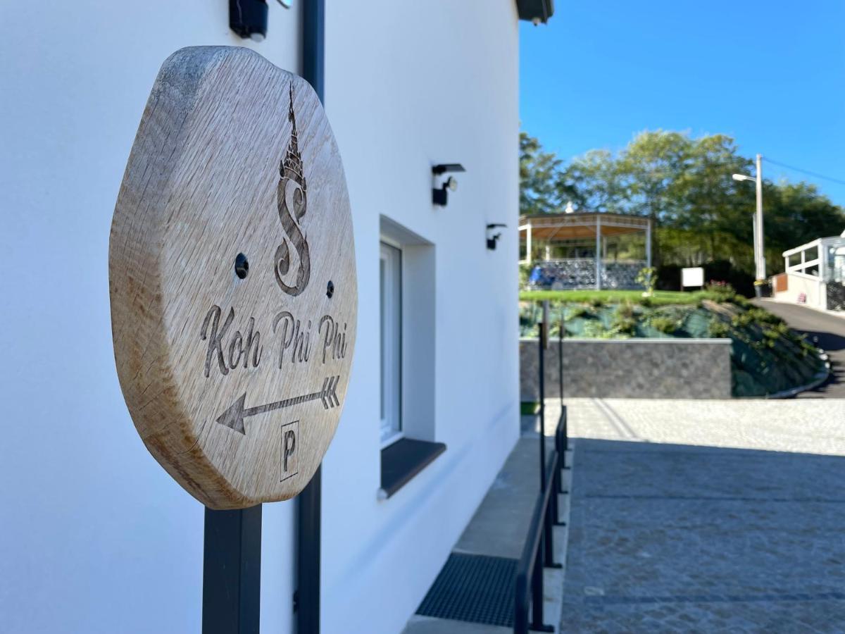 Siam Mahanakhon Appart & Spa Rieux-de-Pelleport Bagian luar foto